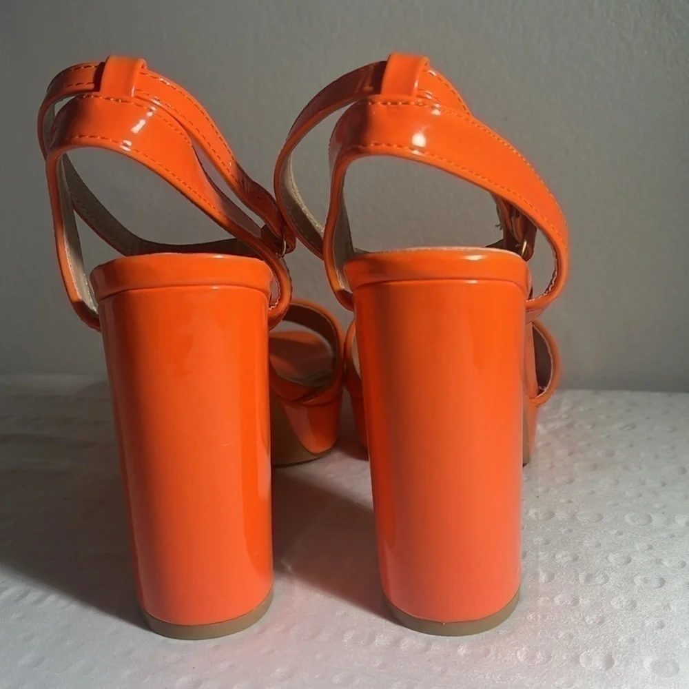 👡Olivia Miller - Orange shoes Size 6.5